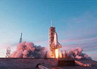 Photo de Cemrecan Yurtman depuis <a href="https://unsplash.com/photos/a-crane-is-hanging-from-the-ceiling-of-a-building-2NNnv9m6hCI?utm_content=creditCopyText&utm_medium=referral&utm_source=unsplash">Unsplash</a>